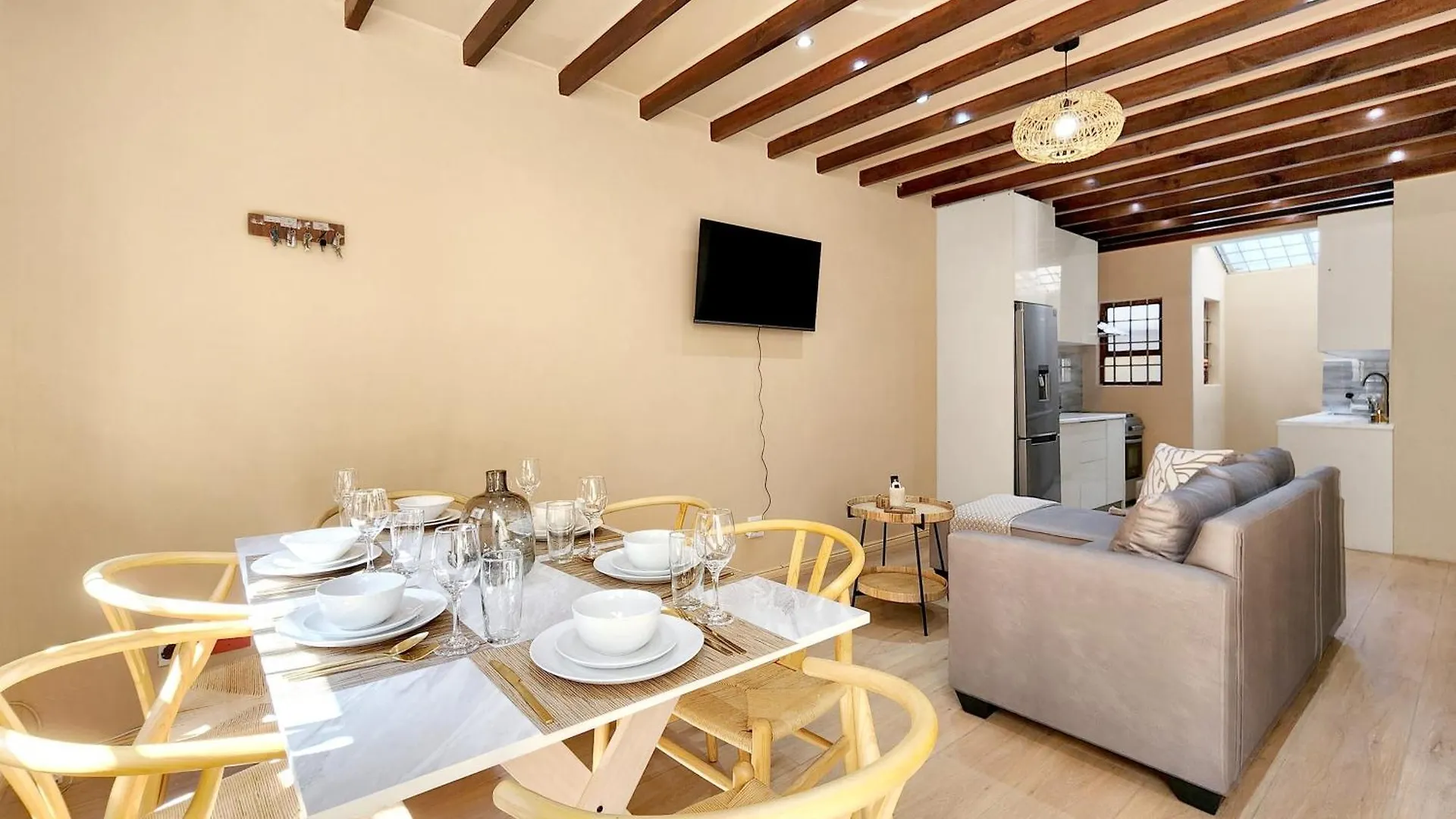 Newly Renovated, City Central, Spacious And Family Friendly Cape Town South Africa
