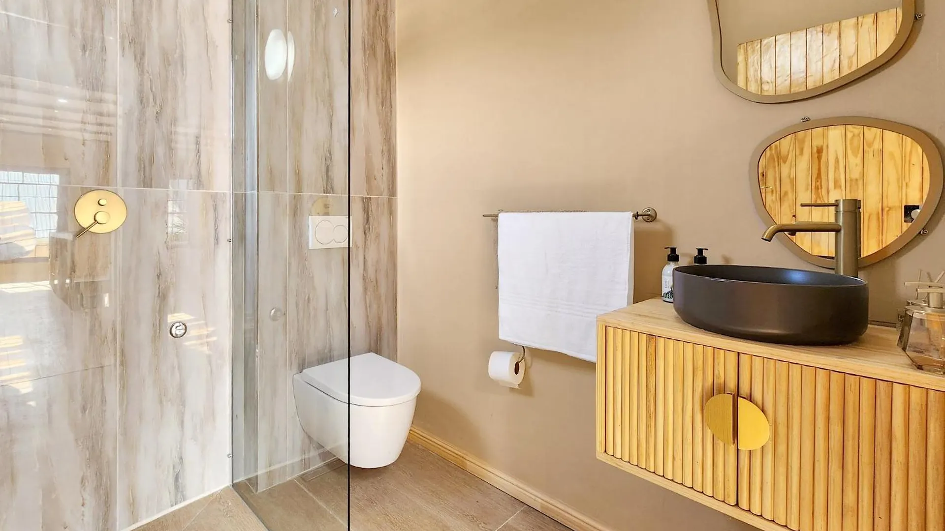 Holiday home Newly Renovated, City Central, Spacious And Family Friendly Cape Town