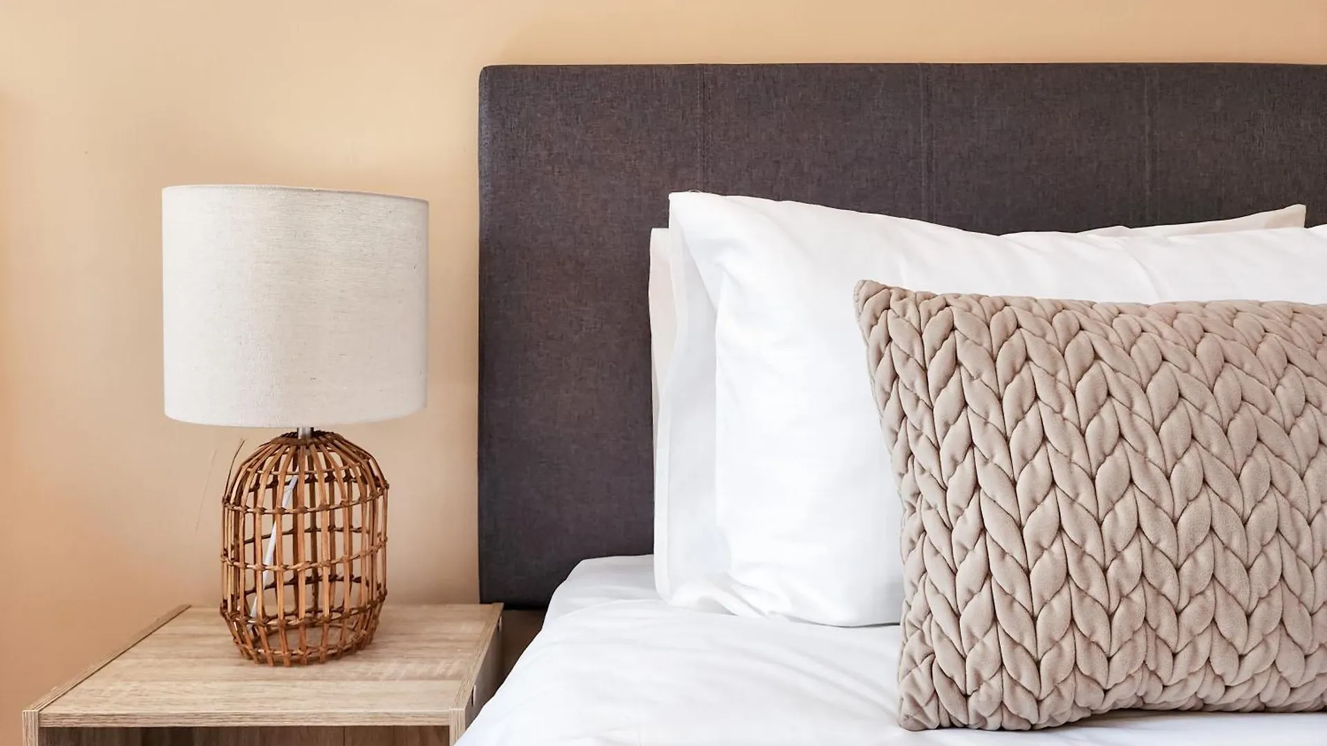 Holiday home Newly Renovated, City Central, Spacious And Family Friendly Cape Town